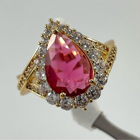 Exquisite Pear Cut Red Ruby Diamond CZ Gold Plated Statement Ring - Picture 1 of 3